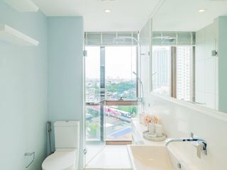 For sale 1 Beds condo in Khlong Toei, Bangkok