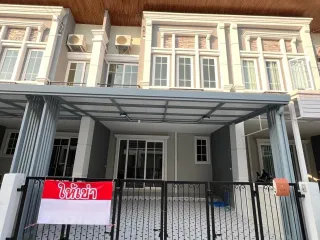 For rent 4 bed townhouse in Mueang Chiang Mai, Chiang Mai