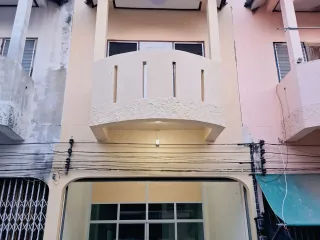 For sale 2 Beds townhouse in Mueang Sisaket, Sisaket