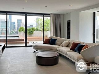For sale 2 bed condo in Khlong Toei, Bangkok