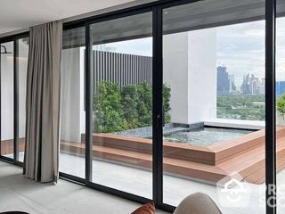 For sale 2 bed condo in Khlong Toei, Bangkok