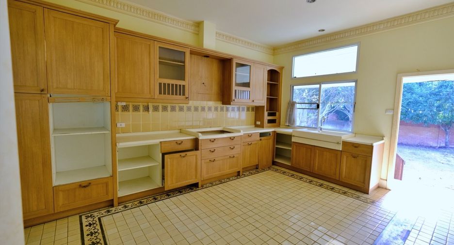 For sale 4 bed house in Hang Dong, Chiang Mai