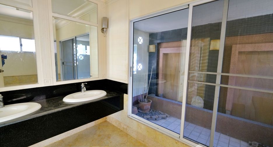 For sale 4 bed house in Hang Dong, Chiang Mai