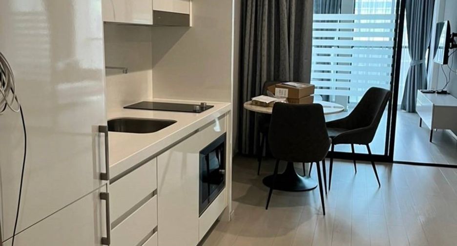 Condo en alquiler y en venta de 1 habitaciones en Pathum Wan, Bangkok