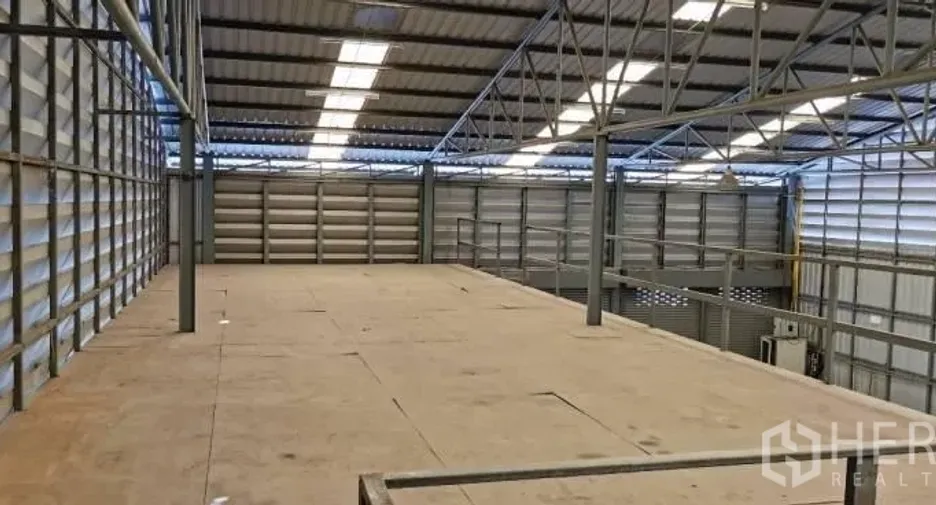 For rent warehouse in Huai Khwang, Bangkok