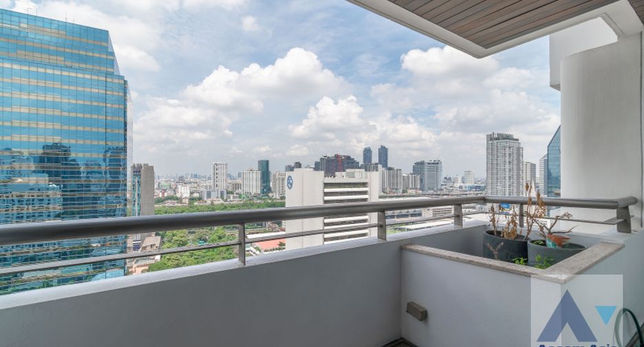 For sale 3 bed condo in Watthana, Bangkok