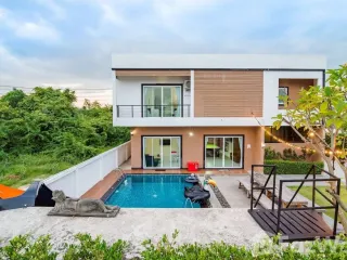 For rent 5 bed villa in Hua Hin, Prachuap Khiri Khan
