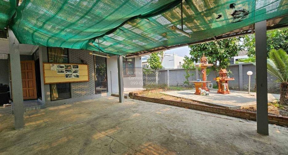 For rent 5 bedrooms house in Chatuchak, Bangkok