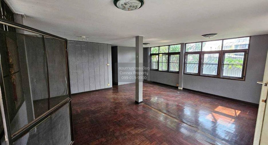 For rent 5 bedrooms house in Chatuchak, Bangkok