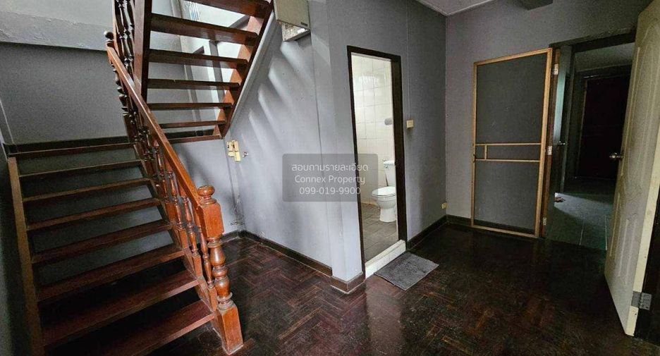 For rent 5 bedrooms house in Chatuchak, Bangkok