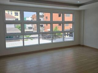 For rent 4 bedrooms townhouse in Bang Khen, Bangkok