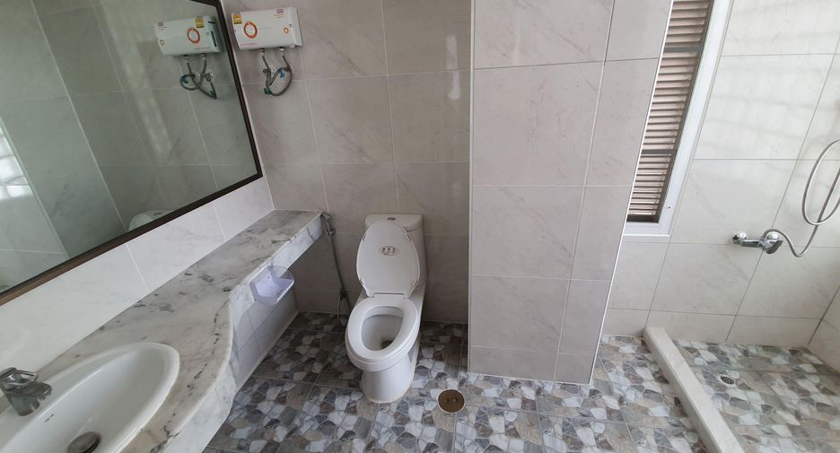 For rent 2 Beds condo in Khlong Toei, Bangkok