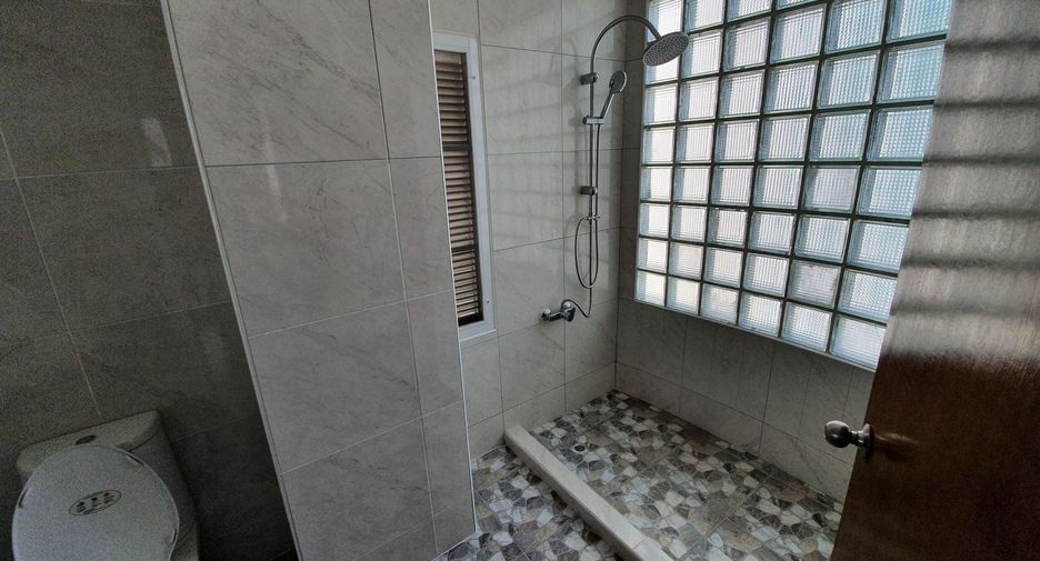 For rent 2 Beds condo in Khlong Toei, Bangkok