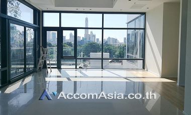 For rent 3 bed condo in Watthana, Bangkok