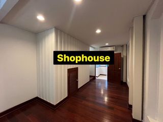 For rent 3 Beds retail Space in Phra Nakhon, Bangkok