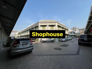 For rent 3 Beds retail Space in Phra Nakhon, Bangkok
