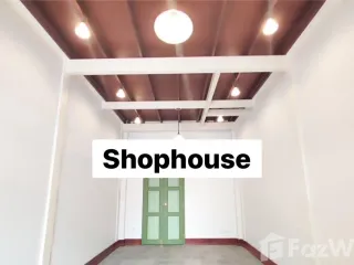 For rent 3 Beds retail Space in Phra Nakhon, Bangkok