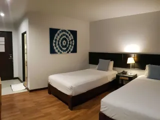 For sale 80 bed hotel in Mueang Sakon Nakhon, Sakon Nakhon