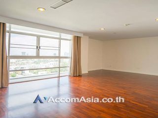 For rent 3 bed condo in Watthana, Bangkok