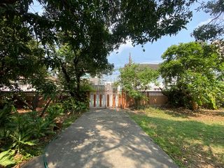 For sale 7 Beds house in Chatuchak, Bangkok