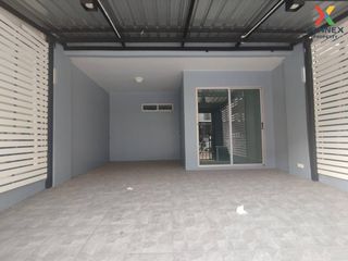 For sale 3 bed townhouse in Bang Phli, Samut Prakan