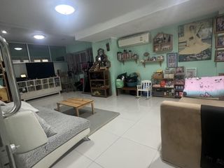 For sale 4 bed retail Space in Mueang Nakhon Nayok, Nakhon Nayok