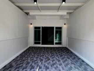 For sale 2 Beds townhouse in Krathum Baen, Samut Sakhon
