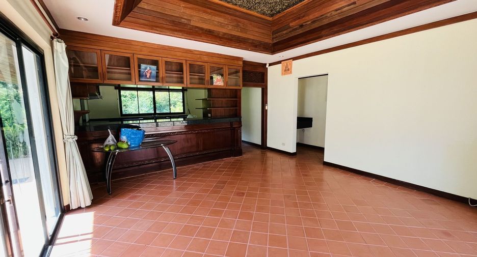 For sale 6 bed villa in Mueang Phuket, Phuket
