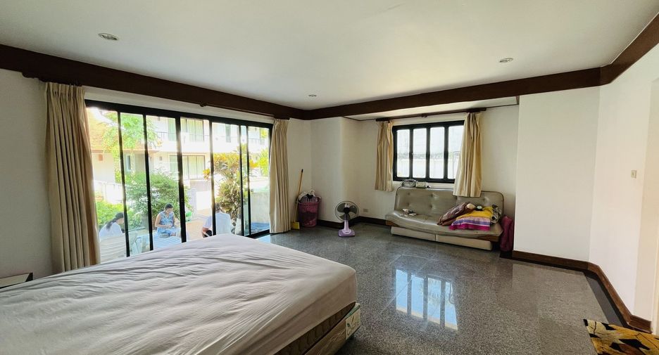 For sale 6 bed villa in Mueang Phuket, Phuket