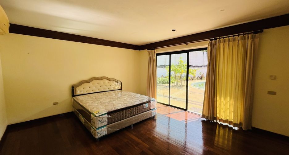 For sale 6 bed villa in Mueang Phuket, Phuket