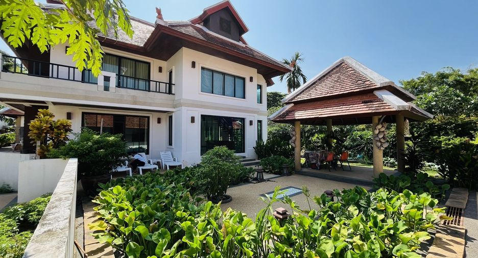 For sale 6 bed villa in Mueang Phuket, Phuket
