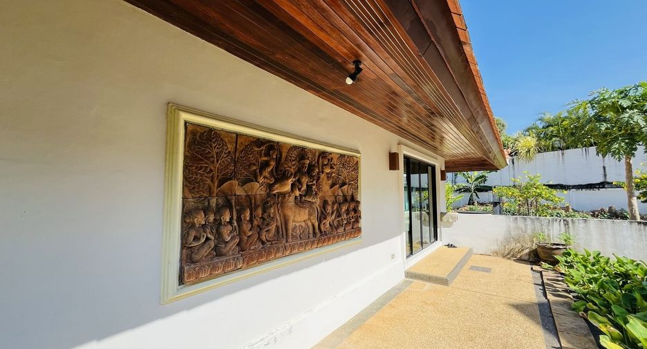 For sale 6 bed villa in Mueang Phuket, Phuket