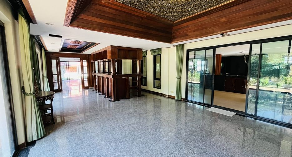 For sale 6 bed villa in Mueang Phuket, Phuket