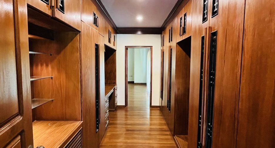 For sale 6 Beds villa in Mueang Phuket, Phuket