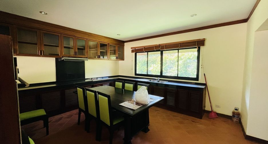 For sale 6 bed villa in Mueang Phuket, Phuket