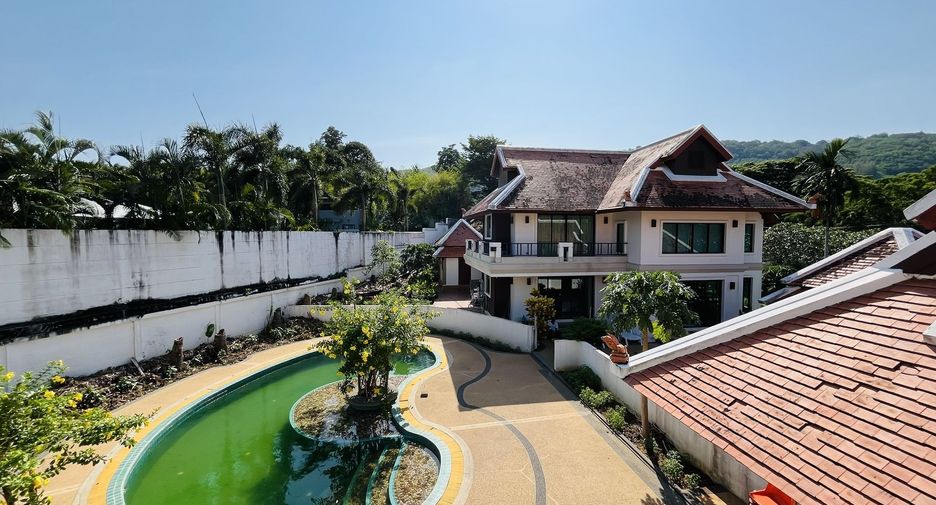 For sale 6 bed villa in Mueang Phuket, Phuket