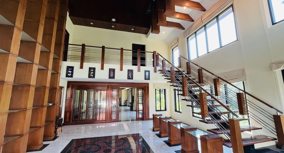 For sale 6 bed villa in Mueang Phuket, Phuket