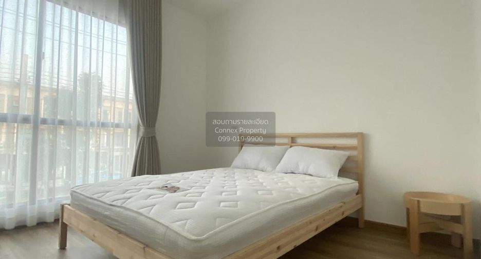 For rent 3 bedrooms townhouse in Saphan Sung, Bangkok