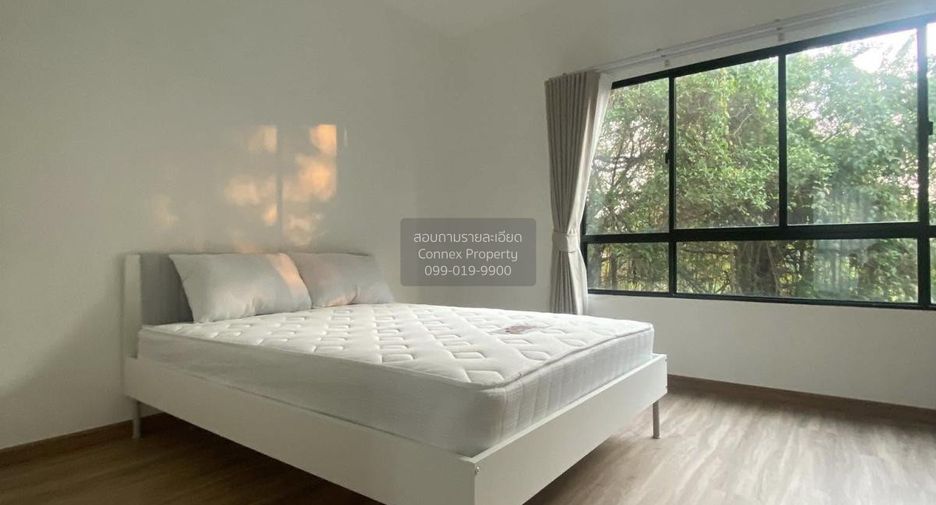 For rent 3 bedrooms townhouse in Saphan Sung, Bangkok