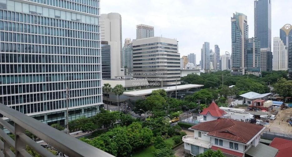 For rent 3 bedrooms condo in Pathum Wan, Bangkok