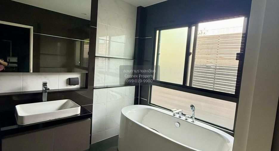 For rent 4 bedrooms house in Bang Kapi, Bangkok