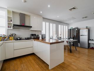 For sale 4 Beds house in Khlong Toei, Bangkok