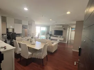 For sale 3 bed condo in Huai Khwang, Bangkok