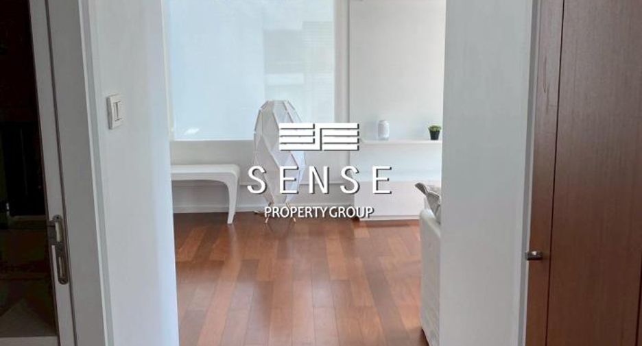For rent 2 bed condo in Watthana, Bangkok