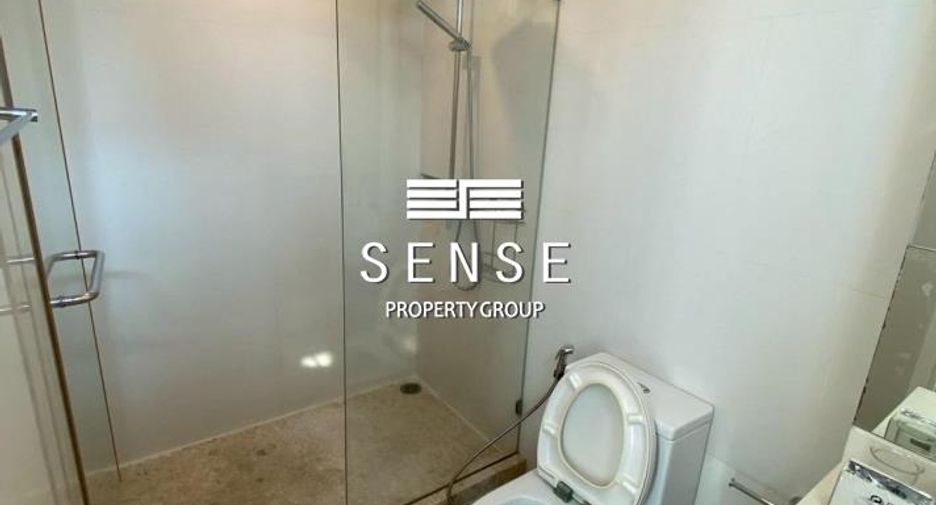 For rent 2 bed condo in Watthana, Bangkok