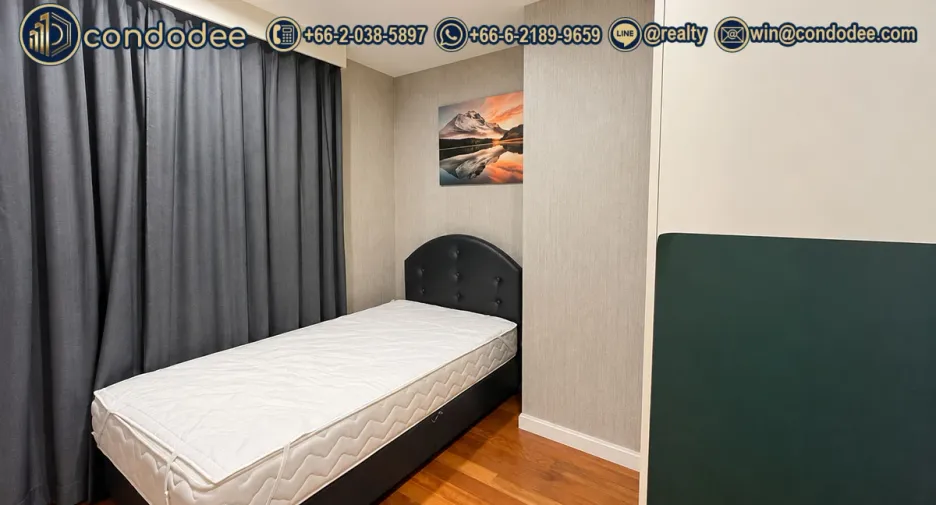 For sale 2 bedrooms condo in Huai Khwang, Bangkok