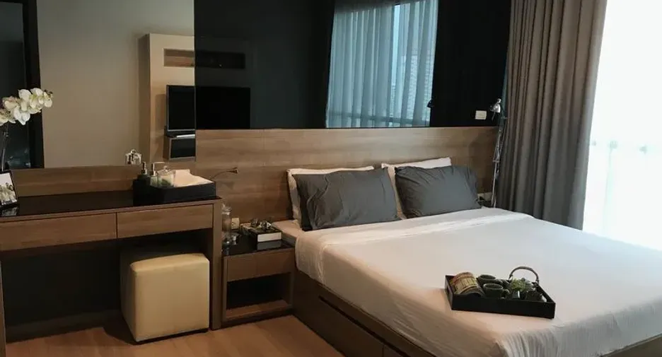 For sale 2 Beds condo in Sathon, Bangkok