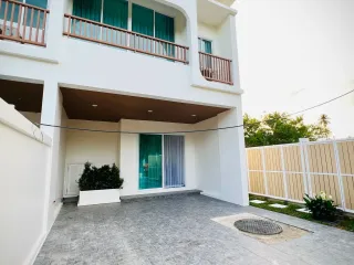 For sale 2 bed townhouse in Thalang, Phuket