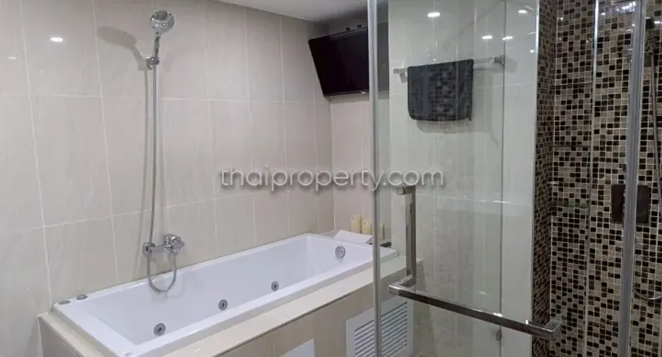 For rent 2 bedrooms condo in Bang Lamung, Chonburi