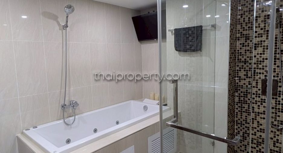 For rent 2 bedrooms condo in Bang Lamung, Chonburi